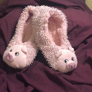 Piggy slip-on house slippers